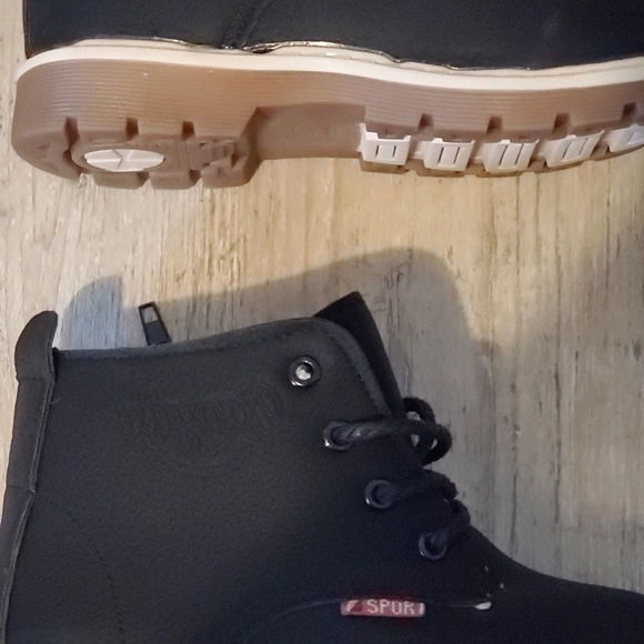 Boys boot - Picture 2 of 2